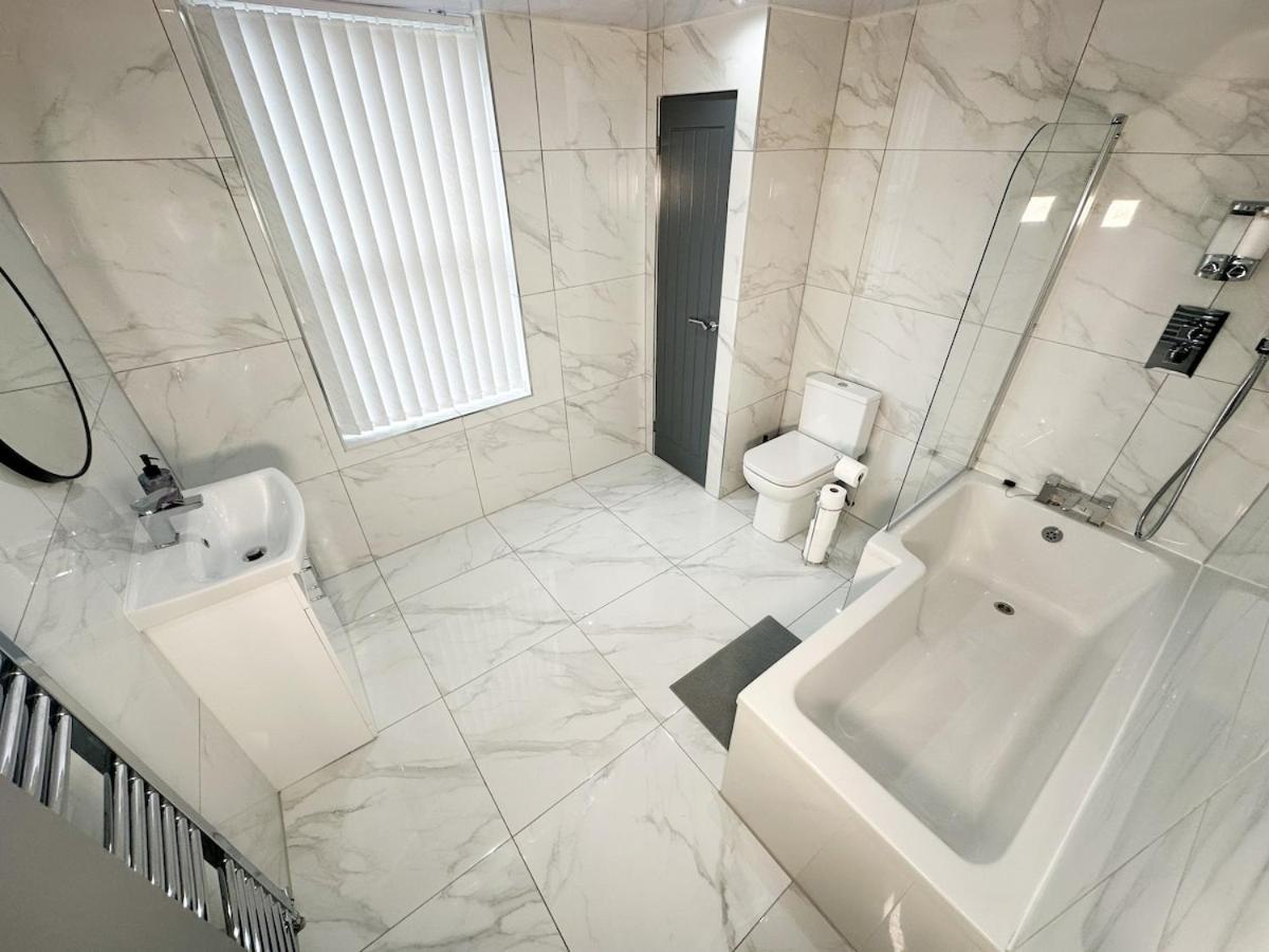 Contractors Dream, 4 Bedroom 2 Bathroom ليفربول المظهر الخارجي الصورة