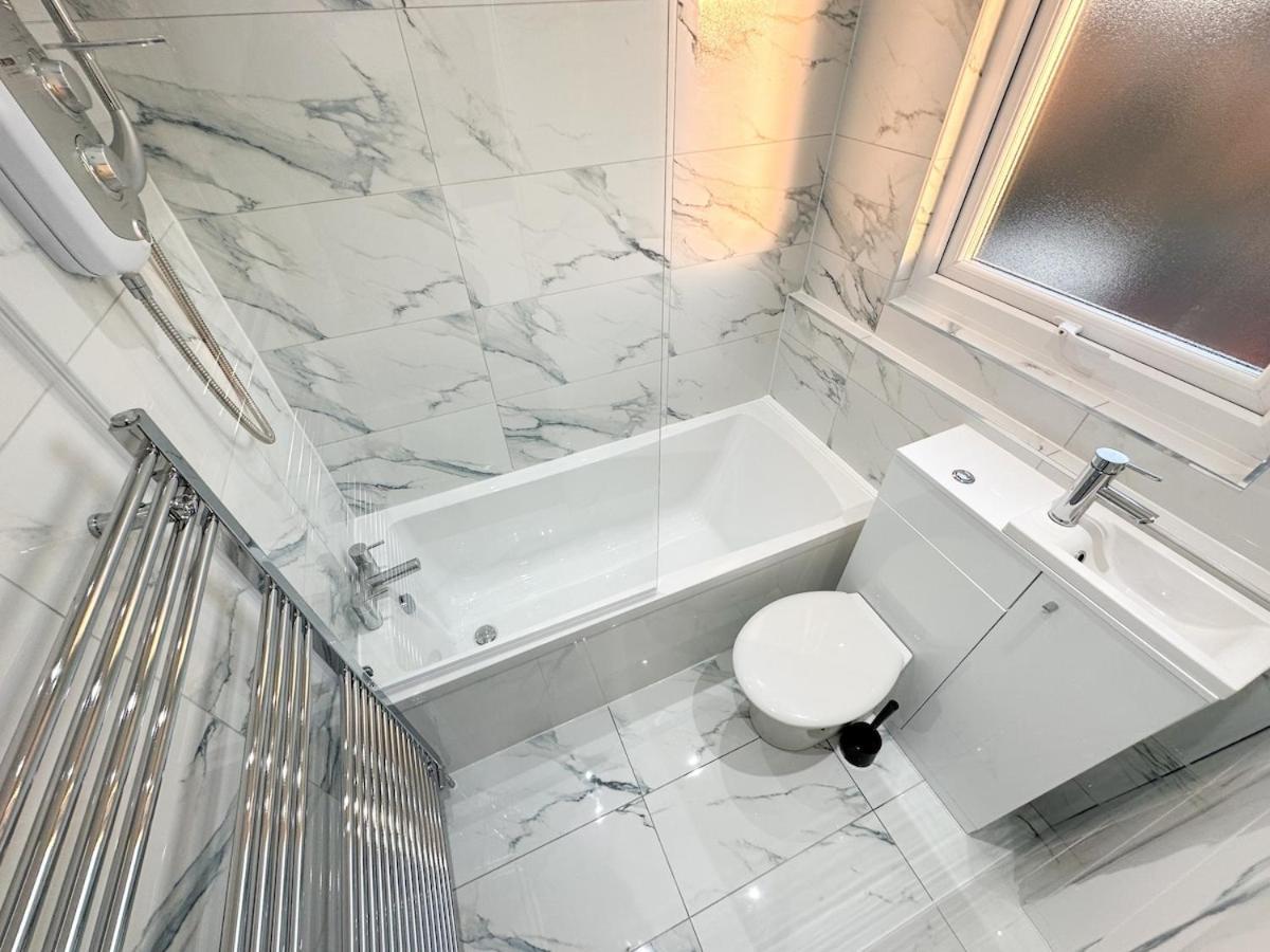 Contractors Dream, 4 Bedroom 2 Bathroom ليفربول المظهر الخارجي الصورة
